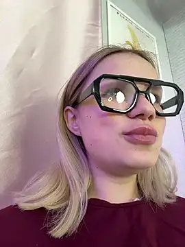 KimEvanss online show from May 2026 05:14:02 AM