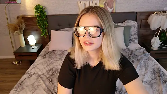 KimEvanss online show from May 2026 05:38:02 AM