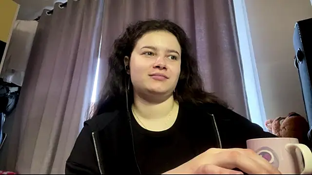 Snapshot of LonnaVandal chatting on May 2026 05:49:01 PM LonnaVandal online show from May 2026 05:49:01 PM