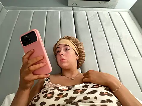 Snapshot of BrunetteBarbieXx_ chatting on June 2026 09:07:02 AM BrunetteBarbieXx online show from June 2026 09:07:02 AM