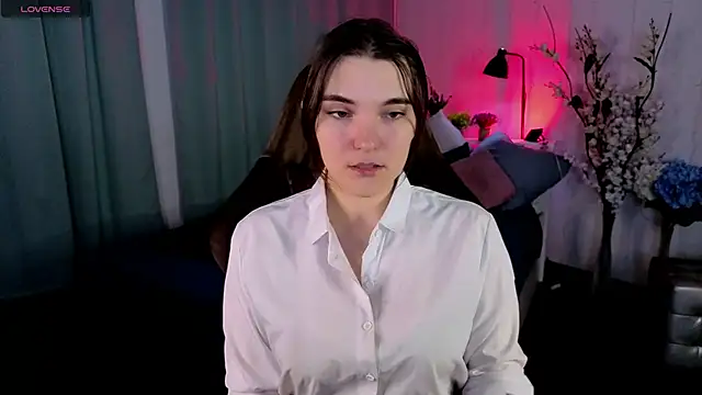 Rune Veila online show from May 2026 08:55:02 PM