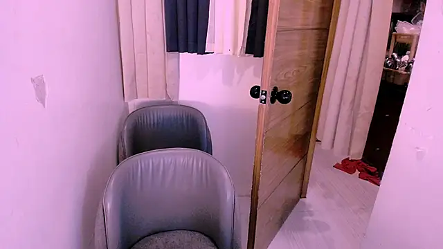 hugecock cali online show from June 2026 02:01:01 AM