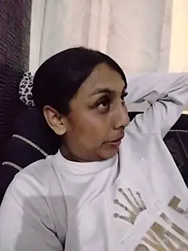 Snapshot of MELIZ_QUEEN chatting on June 2026 12:32:01 AM MELIZ QUEEN online show from June 2026 12:32:01 AM