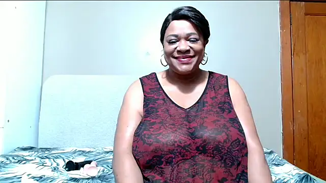 Snapshot of BUSTYQUEEN56_ chatting on July 2026 08:47:01 AM BUSTYQUEEN56 online show from July 2026 08:47:01 AM