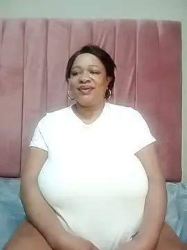 Snapshot of BUSTYQUEEN56_ chatting on June 2026 08:08:02 AM BUSTYQUEEN56 online show from June 2026 08:08:02 AM