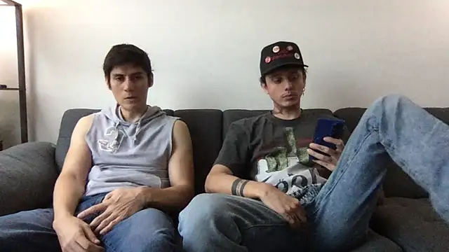 Chrixtopherobin online show from April 2026 08:57:02 PM