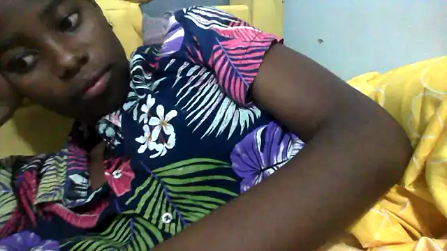 Snapshot of Rerpuss1 chatting on June 2026 02:44:01 AM Rerpuss1 online show from June 2026 02:44:01 AM