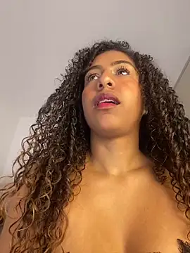 Snapshot of NohaBeyloun_ chatting on April 2026 11:58:01 AM NohaBeyloun online show from April 2026 11:58:01 AM