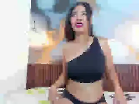 Snapshot of Vanessa_Lune chatting on May 2026 01:03:02 PM Vanessa Lune online show from May 2026 01:03:02 PM