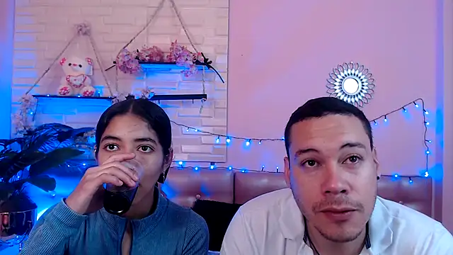 Aronandmoli69 online show from April 2026 12:01:01 PM