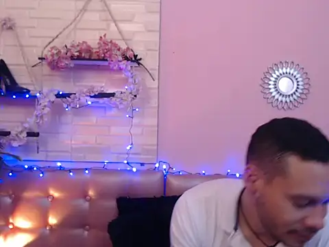 Snapshot of Aronandmoli69 chatting on April 2026 11:49:01 AM Aronandmoli69 online show from April 2026 11:49:01 AM