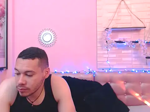 Snapshot of Aronandmoli69 chatting on April 2026 11:59:02 AM Aronandmoli69 online show from April 2026 11:59:02 AM