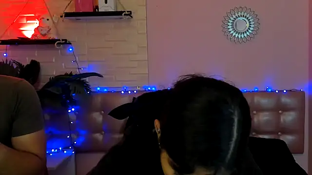 Aronandmoli69 online show from May 2026 12:33:01 PM