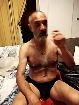 BigTwixxxx online show from June 2026 11:25:02 PM