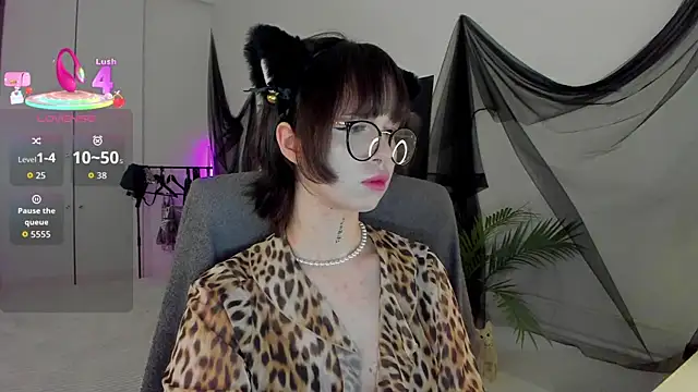 Snapshot of RisoSweet chatting on May 2026 08:52:02 PM RisoSweet online show from May 2026 08:52:02 PM