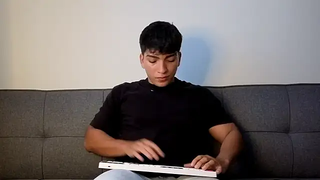 James silva1 online show from April 2026 09:50:02 PM