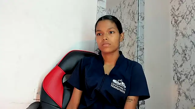 Snapshot of suriFoster chatting on June 2026 06:13:02 PM suriFoster online show from June 2026 06:13:02 PM