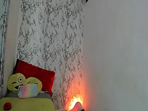 Snapshot of suriFoster chatting on May 2026 06:25:02 PM suriFoster online show from May 2026 06:25:02 PM