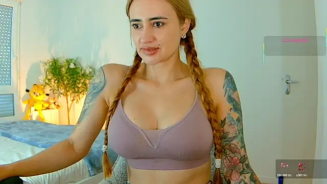 Snapshot of pennyyy_ chatting on July 2026 02:28:02 PM pennyyy online show from July 2026 02:28:02 PM
