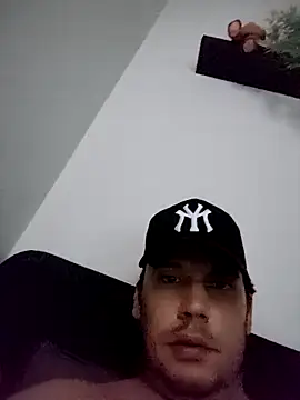 HugoEspada1 online show from April 2026 05:40:01 PM