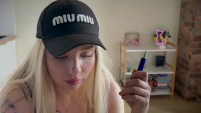 mari grey online show from April 2026 10:22:02 AM