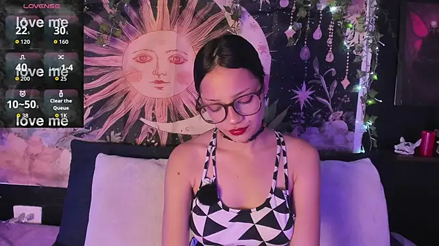 LaxiViolet online show from August 2026 09:24:01 PM