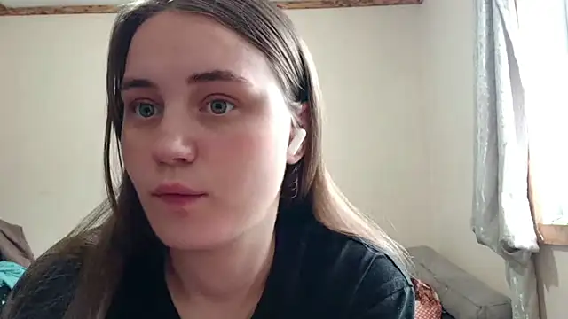 Snapshot of RoxanneStuard chatting on April 2026 10:02:01 AM RoxanneStuard online show from April 2026 10:02:01 AM