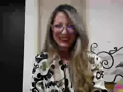 VALELUXX online show from May 2026 02:20:01 AM