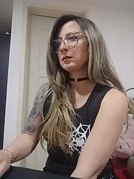 VALELUXX online show from May 2026 01:26:02 AM