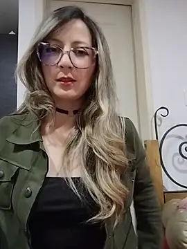 VALELUXX online show from May 2026 01:48:07 AM
