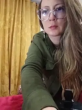 VALELUXX online show from May 2026 02:11:01 AM