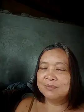 Snapshot of jeanyummytits chatting on May 2026 11:13:02 PM jeanyummytits online show from May 2026 11:13:02 PM