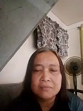jeanyummytits online show from May 2026 11:30:02 PM