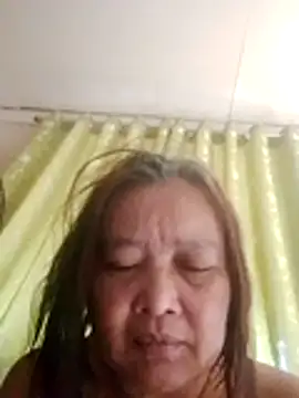 Snapshot of jeanyummytits chatting on May 2026 05:59:01 AM jeanyummytits online show from May 2026 05:59:01 AM