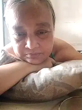 Snapshot of jeanyummytits chatting on June 2026 03:45:02 AM jeanyummytits online show from June 2026 03:45:02 AM