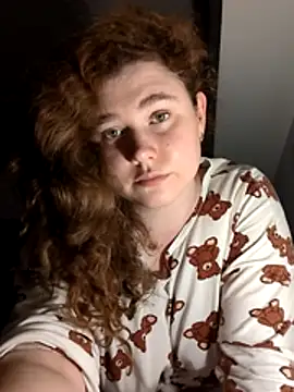 Snapshot of AmeliFoxi chatting on April 2026 08:42:02 PM AmeliFoxi online show from April 2026 08:42:02 PM