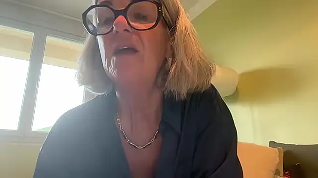 Snapshot of NaughtyMonicaUK chatting on May 2026 06:35:01 PM NaughtyMonicaUK online show from May 2026 06:35:01 PM