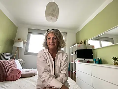 NaughtyMonicaUK online show from April 2026 08:18:02 AM