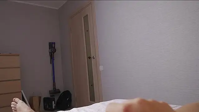 Snapshot of vesullillo chatting on April 2026 06:25:01 AM vesullillo online show from April 2026 06:25:01 AM