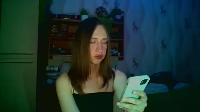 yullinka online show from April 2026 11:30:02 PM