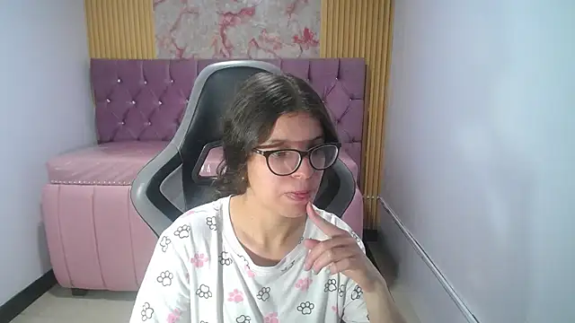 Kailee ch online show from April 2026 01:45:02 PM