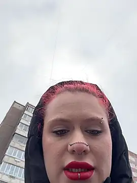 Snapshot of FoxyMood chatting on April 2026 02:05:01 AM FoxyMood online show from April 2026 02:05:01 AM