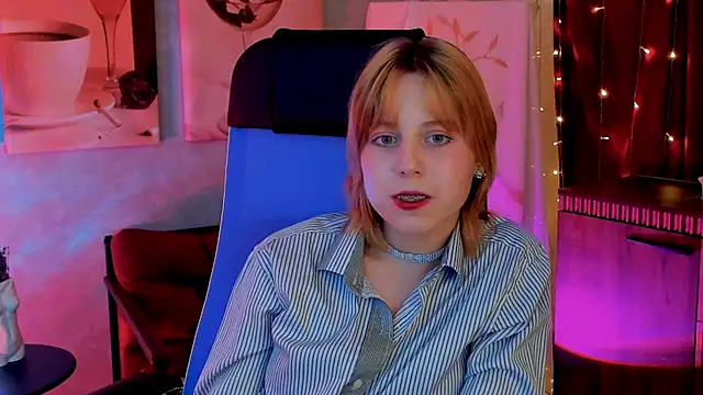 VivienneHebert online show from April 2026 01:57:02 PM