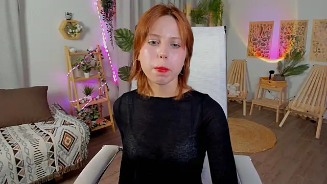 VivienneHebert online show from May 2026 07:15:01 AM