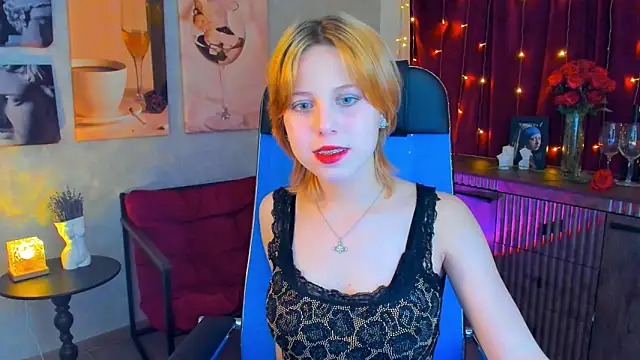 VivienneHebert online show from April 2026 10:22:01 AM