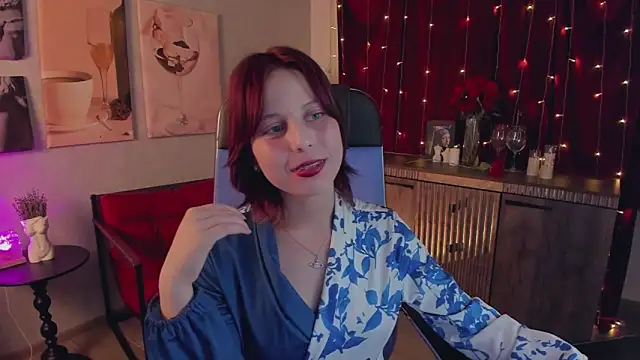 VivienneHebert online show from May 2026 02:45:01 PM