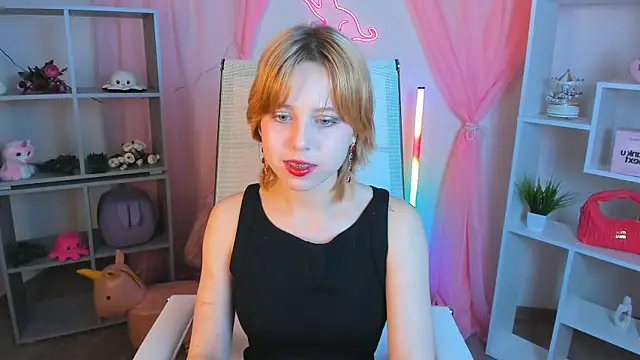 VivienneHebert online show from April 2026 07:06:02 AM