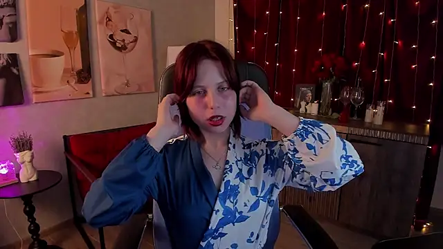 VivienneHebert online show from May 2026 12:50:01 PM