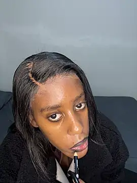 petite bee online show from May 2026 09:16:02 PM