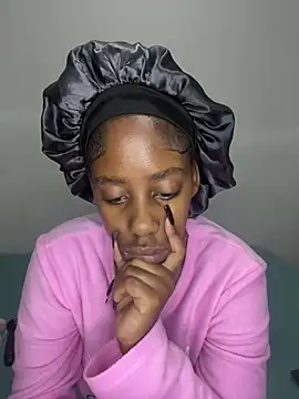 petite bee online show from May 2026 06:00:01 PM